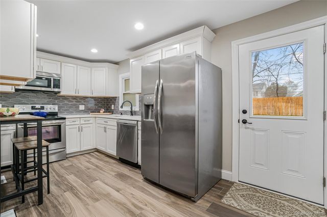 104 Radcliff Drive, East Norwich, NY 11732