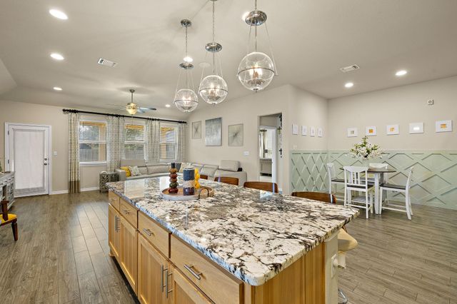 202 Simmental LOOP, Hutto, TX 78634