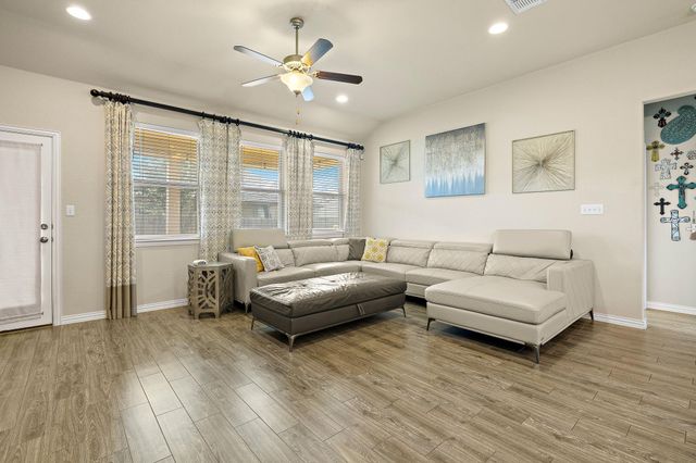 202 Simmental LOOP, Hutto, TX 78634