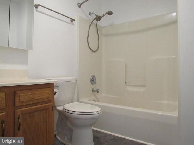 93 MIDNOON DR, Martinsburg, WV 25404