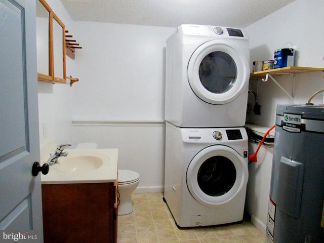 93 MIDNOON DR, Martinsburg, WV 25404