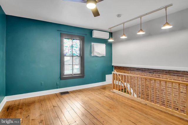 542 RACE ST, Harrisburg, PA 17104