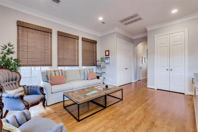 1504 W 23rd Street B, Houston, TX 77008