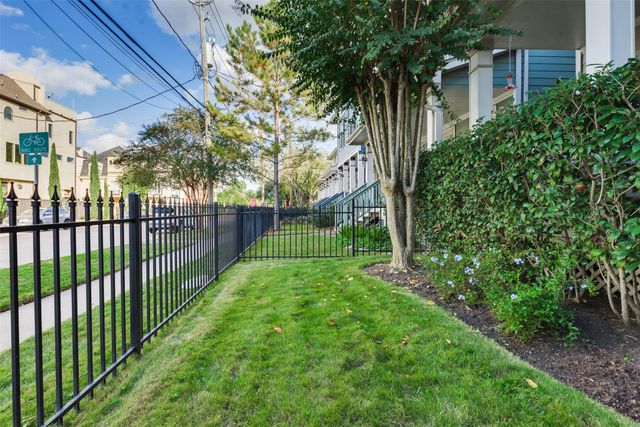 1504 W 23rd Street B, Houston, TX 77008