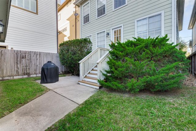 1504 W 23rd Street B, Houston, TX 77008