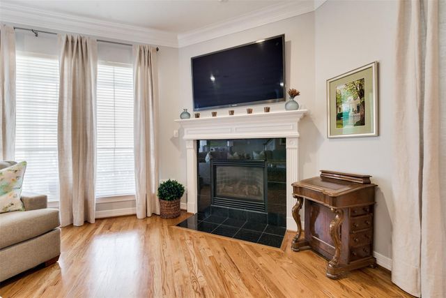 1504 W 23rd Street B, Houston, TX 77008