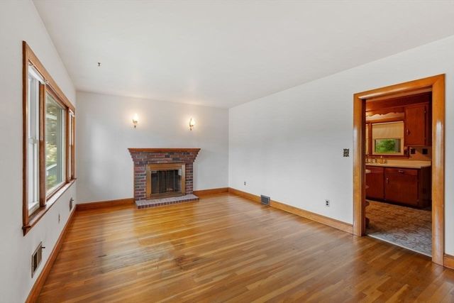 20 Greenwood Road, Peabody, MA 01960