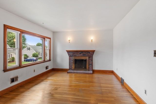 20 Greenwood Road, Peabody, MA 01960