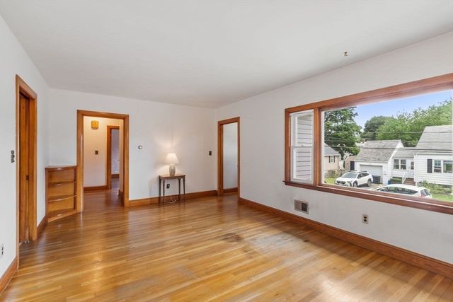 20 Greenwood Road, Peabody, MA 01960