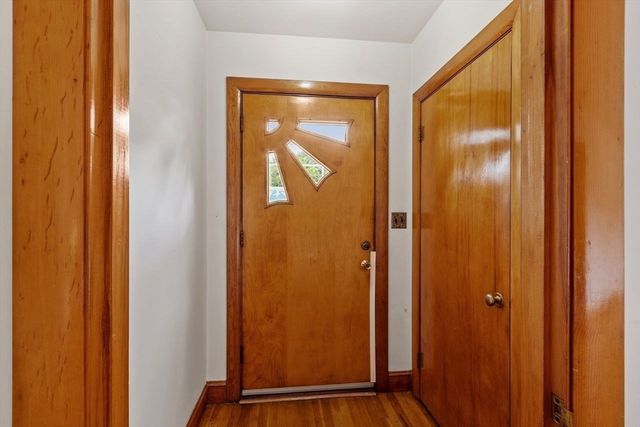 20 Greenwood Road, Peabody, MA 01960