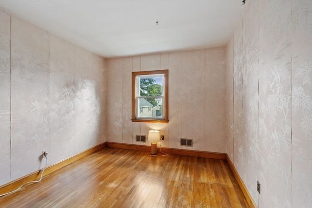 20 Greenwood Road, Peabody, MA 01960