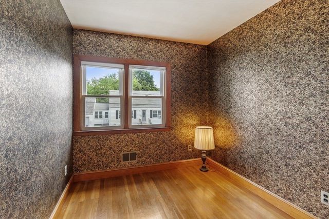 20 Greenwood Road, Peabody, MA 01960