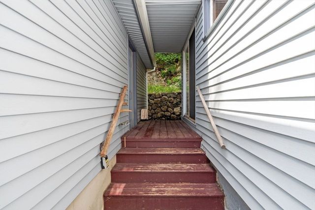 20 Greenwood Road, Peabody, MA 01960