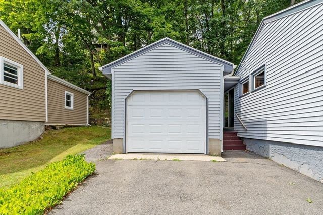 20 Greenwood Road, Peabody, MA 01960