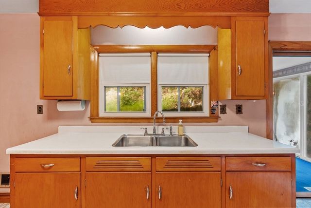 20 Greenwood Road, Peabody, MA 01960