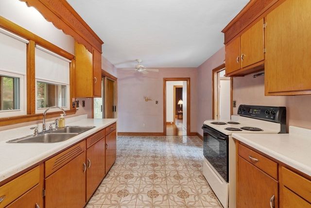 20 Greenwood Road, Peabody, MA 01960