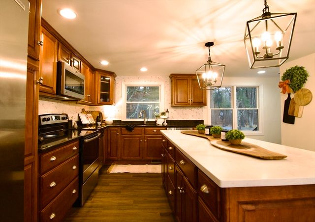 12 Rose Cir, Hampden, MA 01036