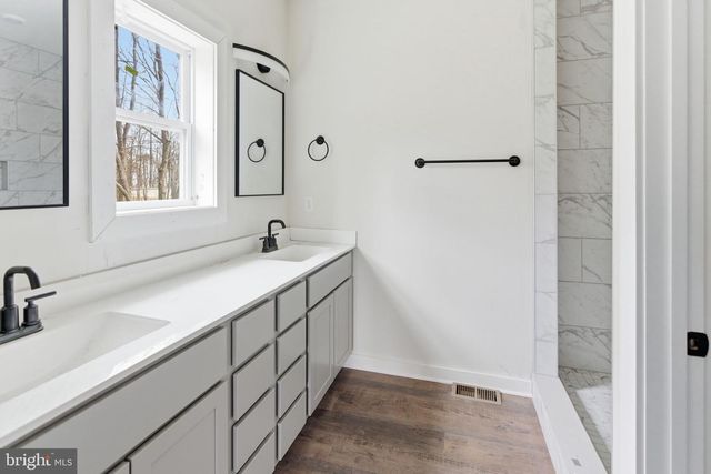 231 SACHEM HL, Hedgesville, WV 25427