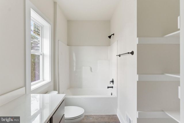 231 SACHEM HL, Hedgesville, WV 25427