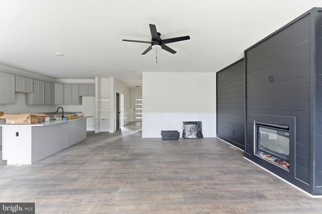 231 SACHEM HL, Hedgesville, WV 25427