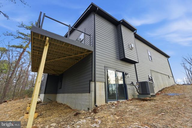 231 SACHEM HL, Hedgesville, WV 25427