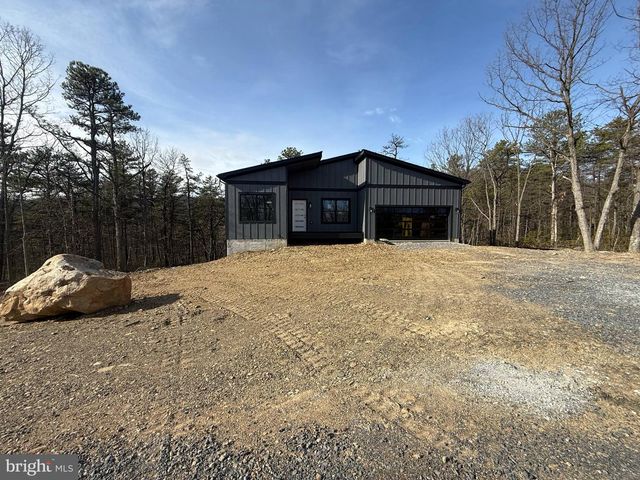 231 SACHEM HL, Hedgesville, WV 25427