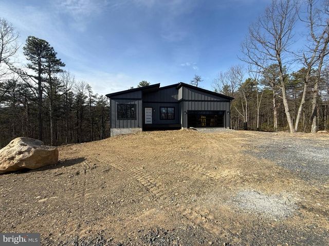 231 SACHEM HL, Hedgesville, WV 25427