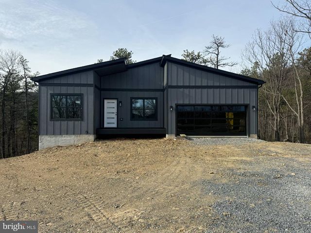 231 SACHEM HL, Hedgesville, WV 25427