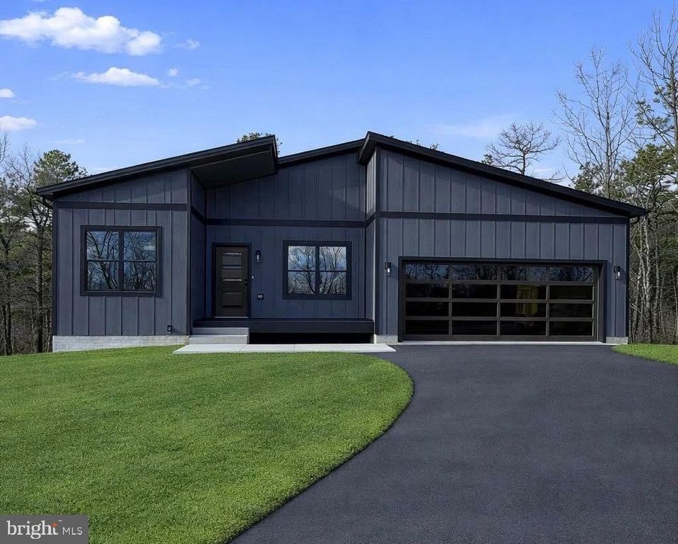 231 SACHEM HL, Hedgesville, WV 25427