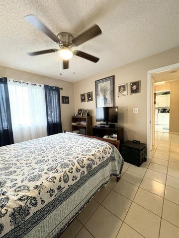 6698 10th Ave N Avenue N 106, Greenacres, FL 33467