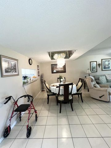 6698 10th Ave N Avenue N 106, Greenacres, FL 33467