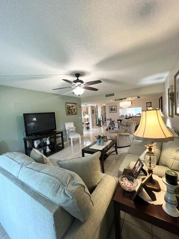 6698 10th Ave N Avenue N 106, Greenacres, FL 33467