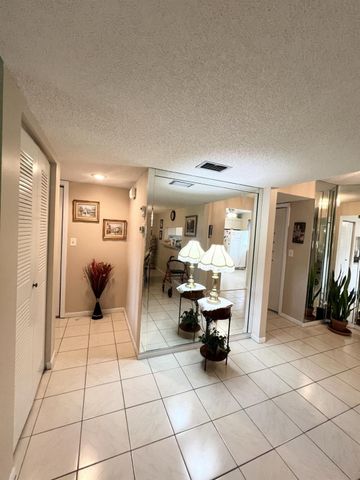 6698 10th Ave N Avenue N 106, Greenacres, FL 33467