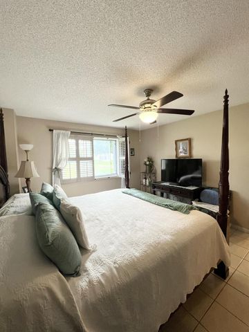 6698 10th Ave N Avenue N 106, Greenacres, FL 33467