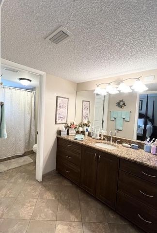 6698 10th Ave N Avenue N 106, Greenacres, FL 33467