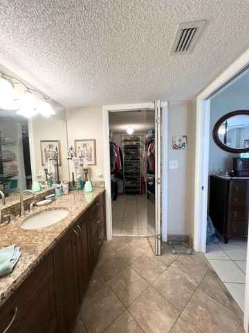 6698 10th Ave N Avenue N 106, Greenacres, FL 33467