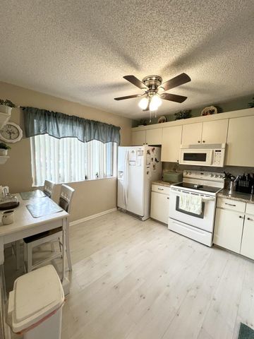 6698 10th Ave N Avenue N 106, Greenacres, FL 33467