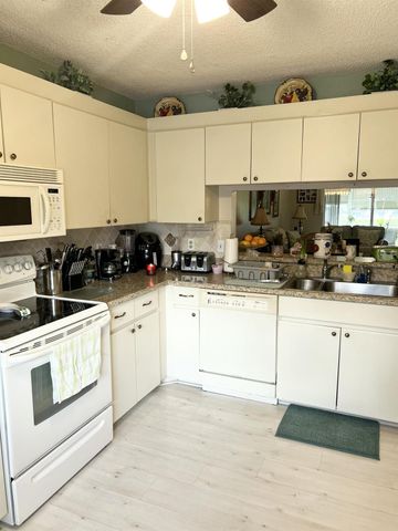 6698 10th Ave N Avenue N 106, Greenacres, FL 33467