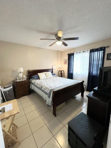6698 10th Ave N Avenue N 106, Greenacres, FL 33467