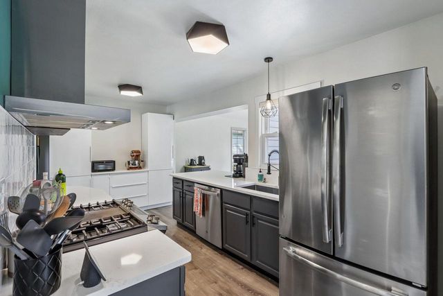 1030 Adelmann AVENUE, Brookfield, WI 53045