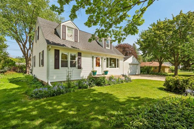 1030 Adelmann AVENUE, Brookfield, WI 53045