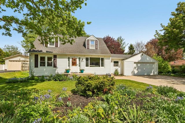 1030 Adelmann AVENUE, Brookfield, WI 53045
