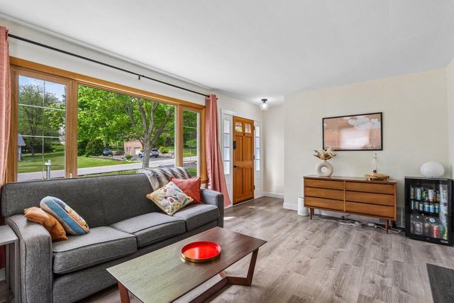 1030 Adelmann AVENUE, Brookfield, WI 53045