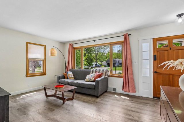 1030 Adelmann AVENUE, Brookfield, WI 53045