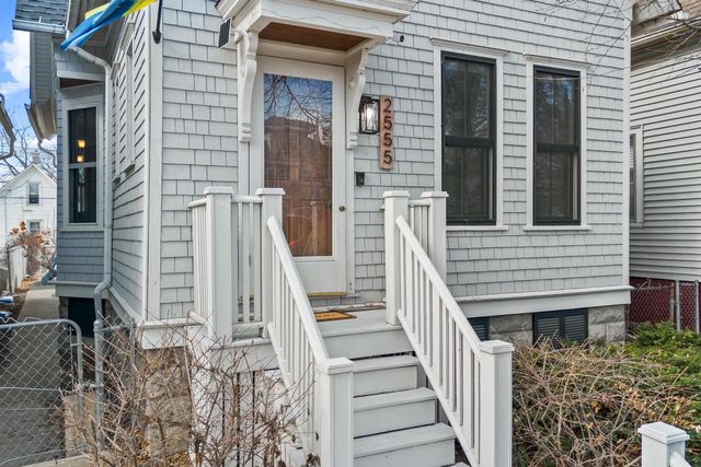 2555 N Pierce STREET, Milwaukee, WI 53212