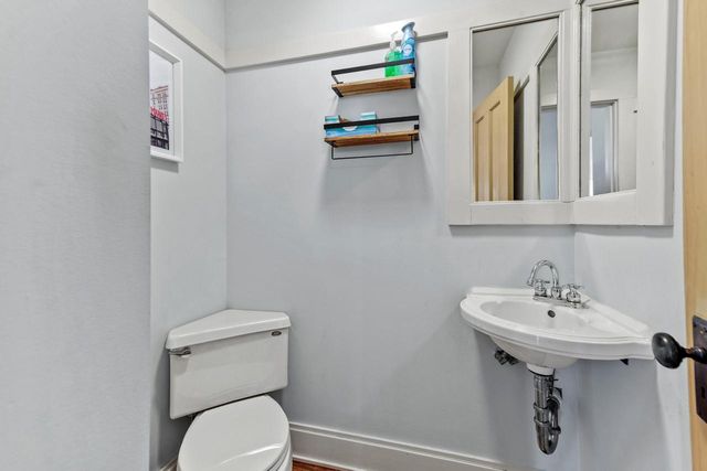 2555 N Pierce STREET, Milwaukee, WI 53212