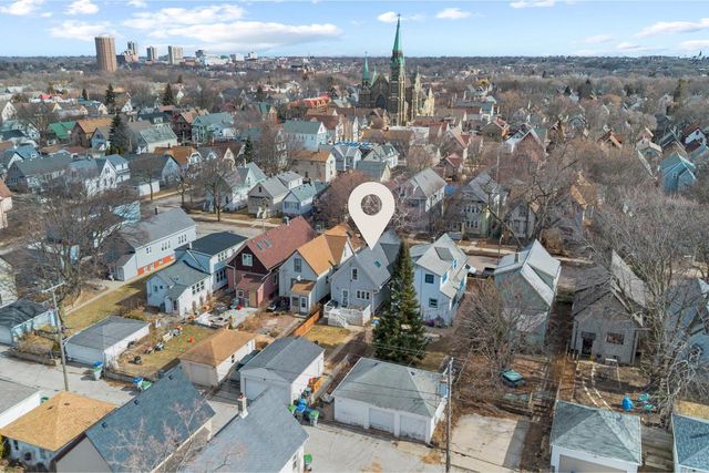 2555 N Pierce STREET, Milwaukee, WI 53212