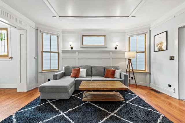 2555 N Pierce STREET, Milwaukee, WI 53212