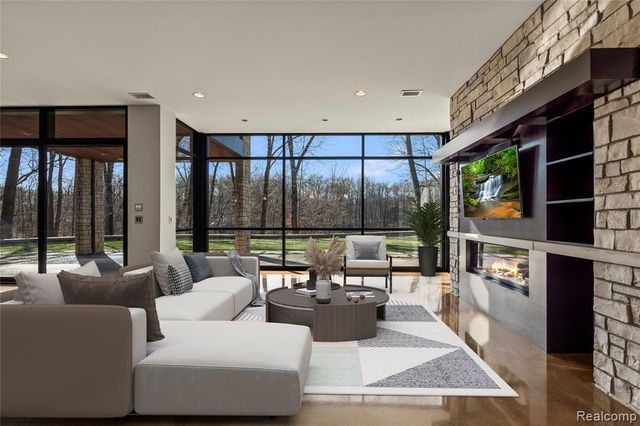 6956 Cooley Lake Road, White Lake, MI 48383