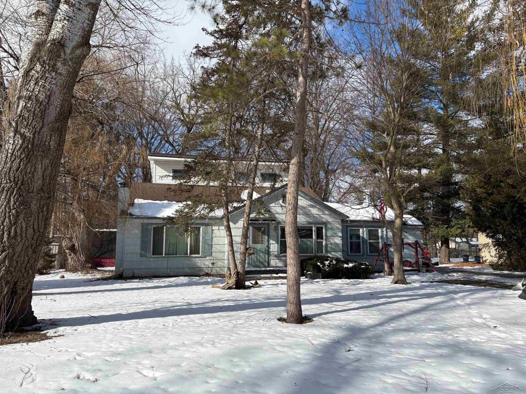 1450 Timothy Drive, Saginaw, MI 48638